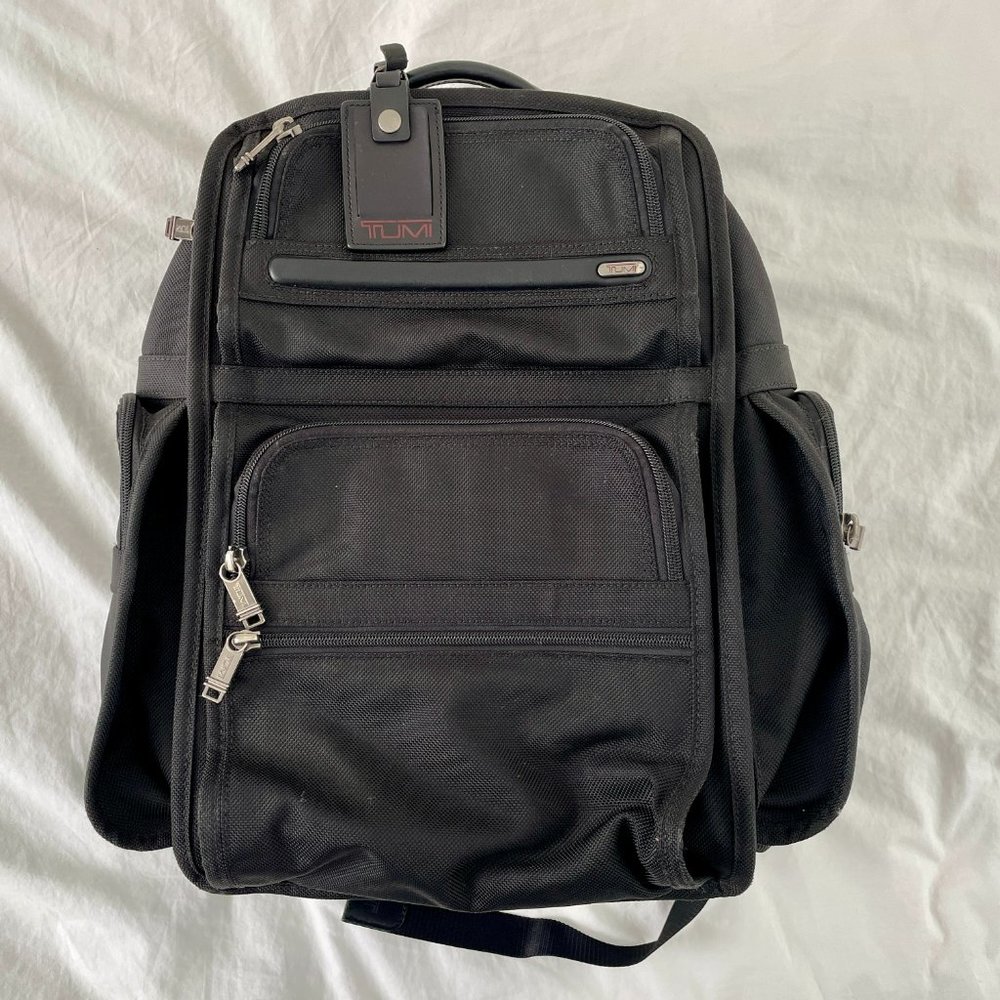 TUMI Unisex Brief Pack